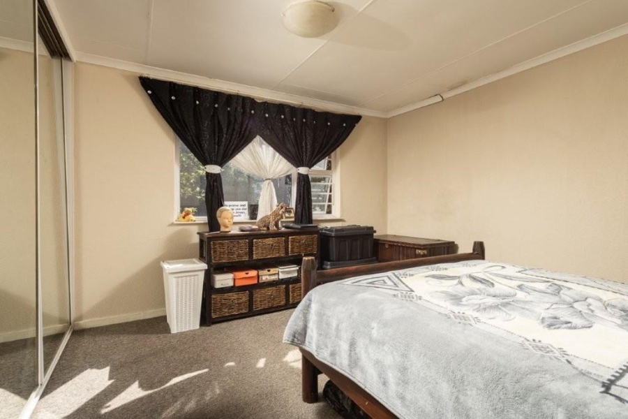 2 Bedroom Property for Sale in Linmeyer Gauteng