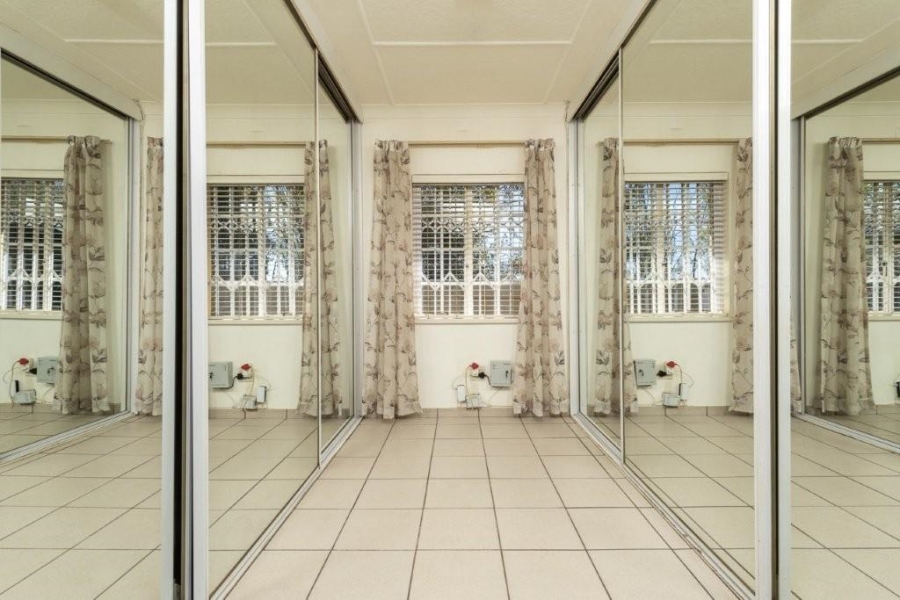2 Bedroom Property for Sale in Linmeyer Gauteng