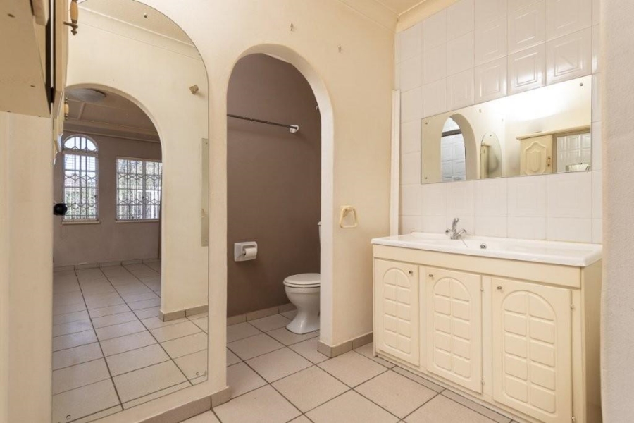 2 Bedroom Property for Sale in Linmeyer Gauteng