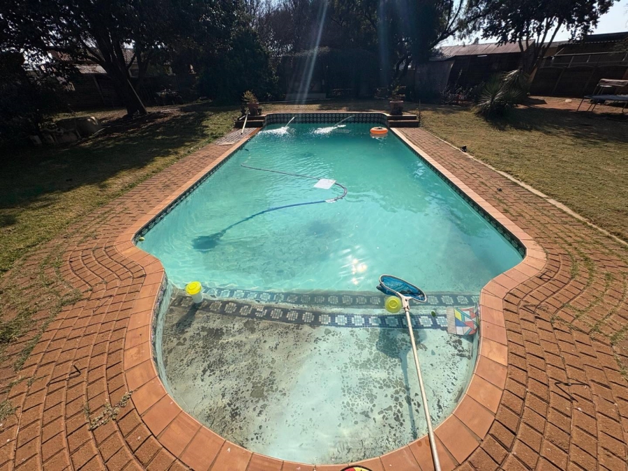 4 Bedroom Property for Sale in Kookrus Gauteng