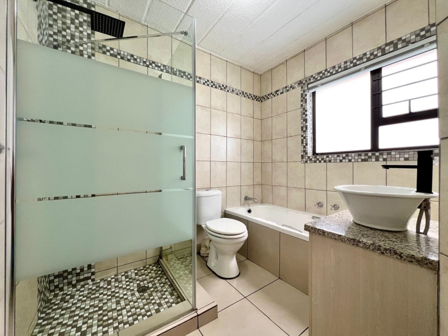 1 Bedroom Property for Sale in Parktown North Gauteng