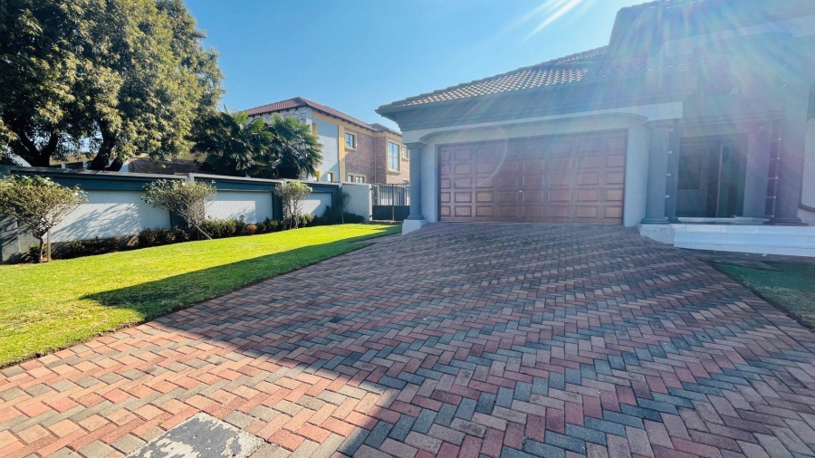 4 Bedroom Property for Sale in Helderwyk Gauteng