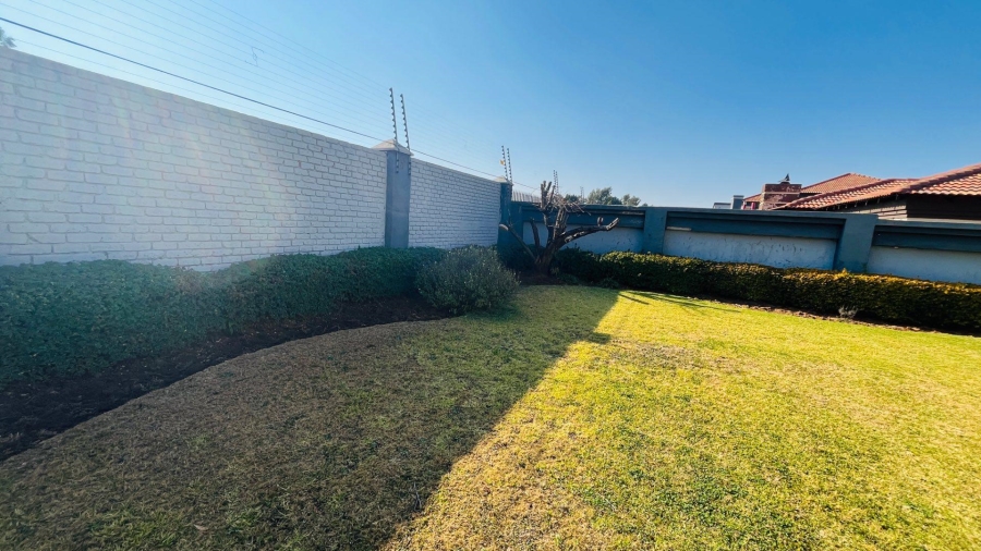 4 Bedroom Property for Sale in Helderwyk Gauteng