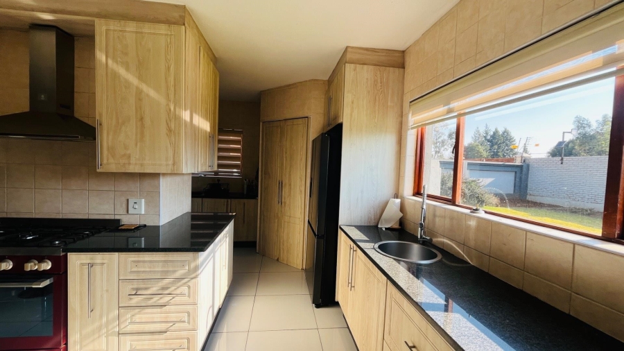 4 Bedroom Property for Sale in Helderwyk Gauteng