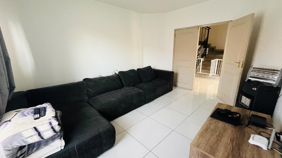 4 Bedroom Property for Sale in Helderwyk Gauteng