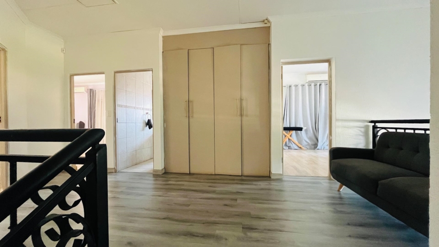 4 Bedroom Property for Sale in Helderwyk Gauteng