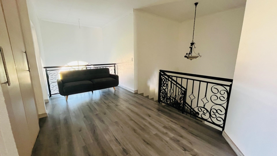 4 Bedroom Property for Sale in Helderwyk Gauteng
