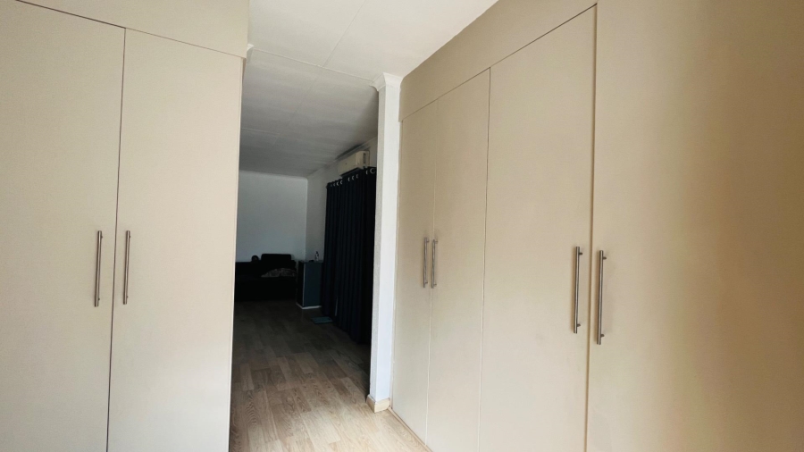 4 Bedroom Property for Sale in Helderwyk Gauteng