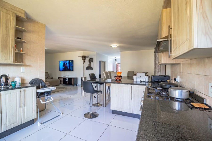 4 Bedroom Property for Sale in Helderwyk Gauteng
