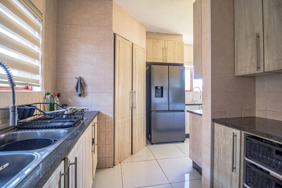 4 Bedroom Property for Sale in Helderwyk Gauteng