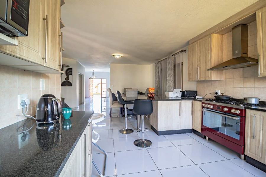 4 Bedroom Property for Sale in Helderwyk Gauteng