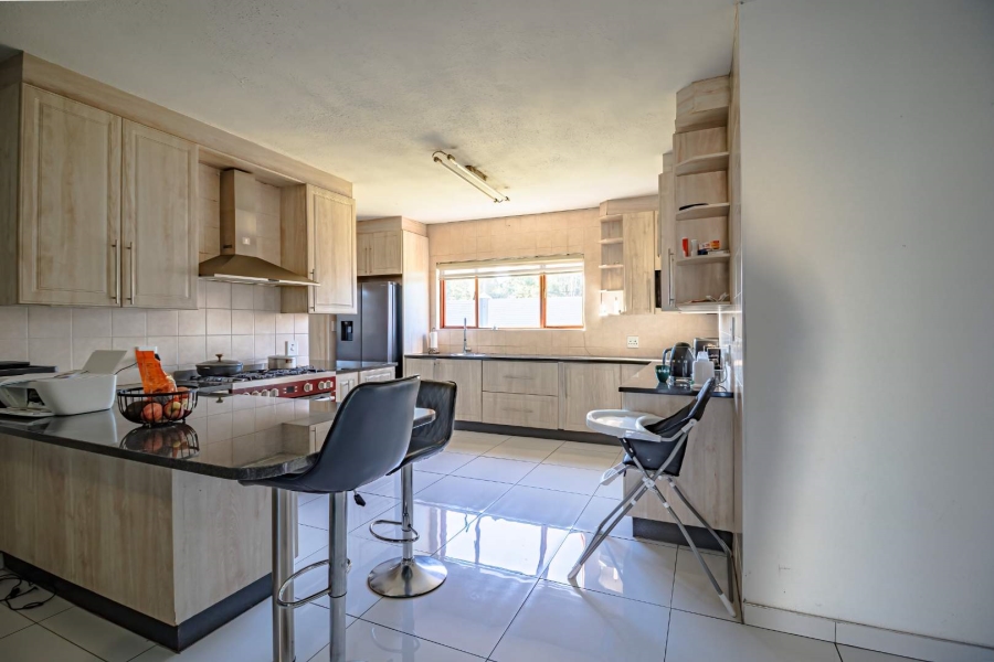 4 Bedroom Property for Sale in Helderwyk Gauteng