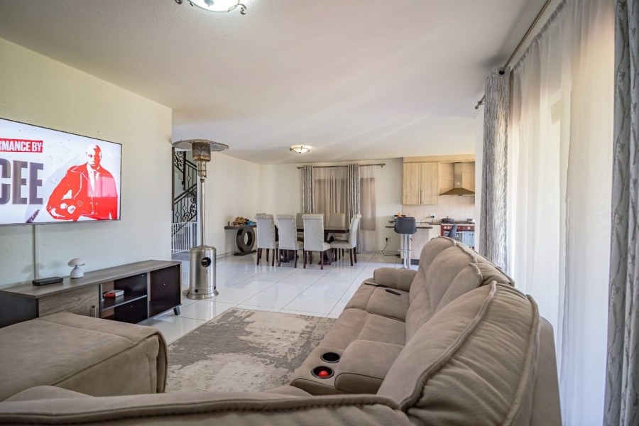 4 Bedroom Property for Sale in Helderwyk Gauteng