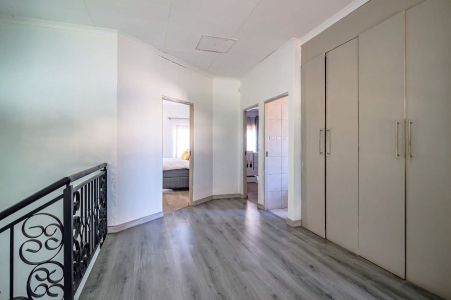 4 Bedroom Property for Sale in Helderwyk Gauteng