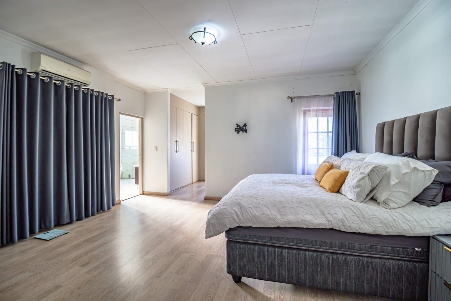 4 Bedroom Property for Sale in Helderwyk Gauteng