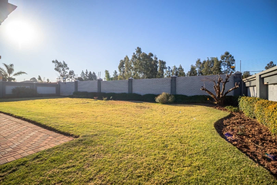 4 Bedroom Property for Sale in Helderwyk Gauteng