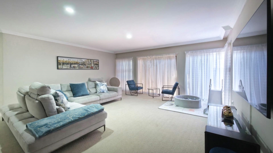 To Let 3 Bedroom Property for Rent in Sandown Gauteng