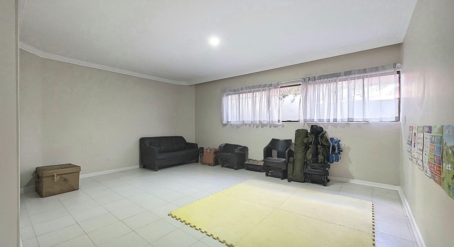To Let 3 Bedroom Property for Rent in Sandown Gauteng