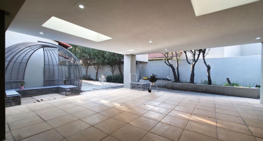 To Let 3 Bedroom Property for Rent in Sandown Gauteng