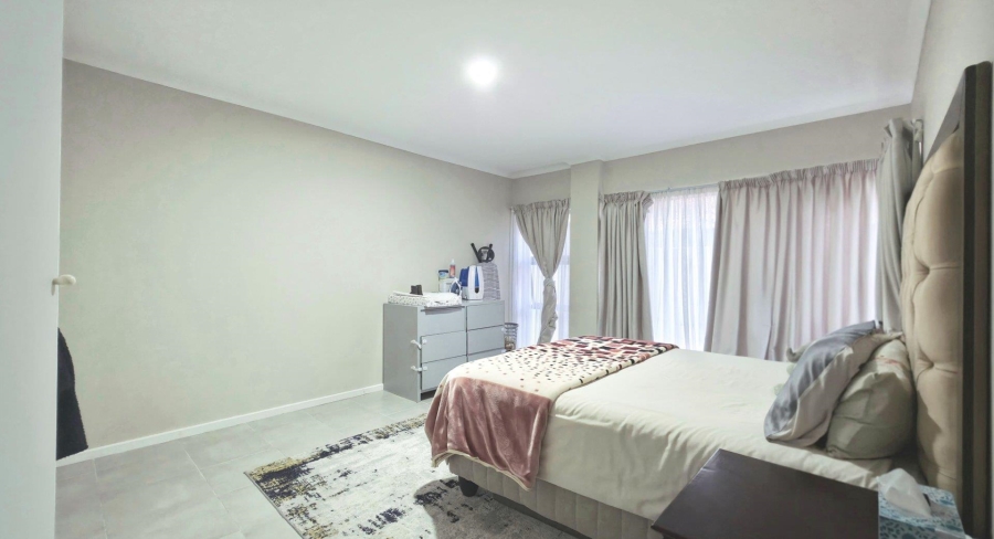 To Let 3 Bedroom Property for Rent in Sandown Gauteng