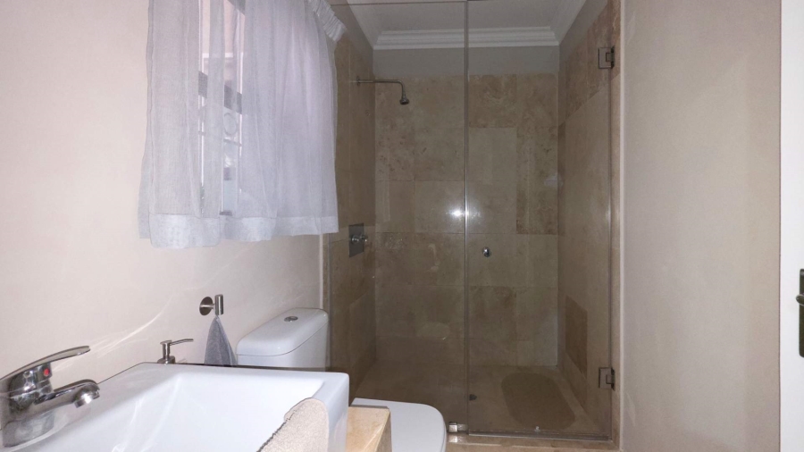 To Let 3 Bedroom Property for Rent in Sandown Gauteng