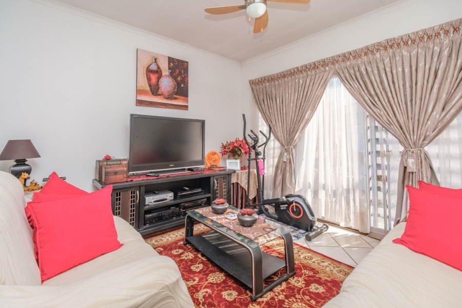 1 Bedroom Property for Sale in Highveld Gauteng