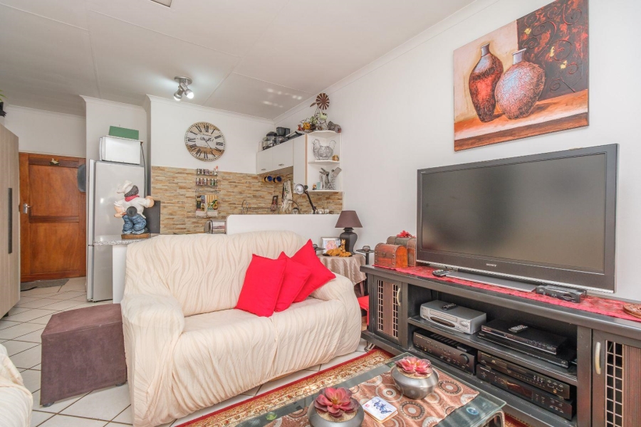 1 Bedroom Property for Sale in Highveld Gauteng