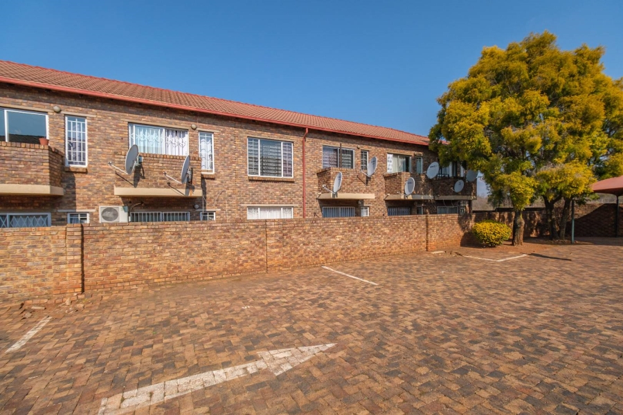 1 Bedroom Property for Sale in Highveld Gauteng