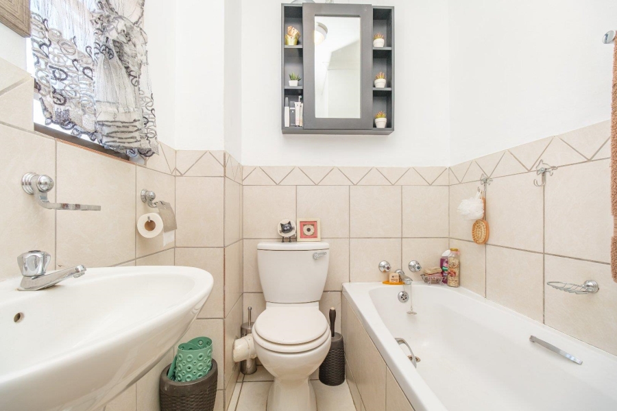 1 Bedroom Property for Sale in Highveld Gauteng