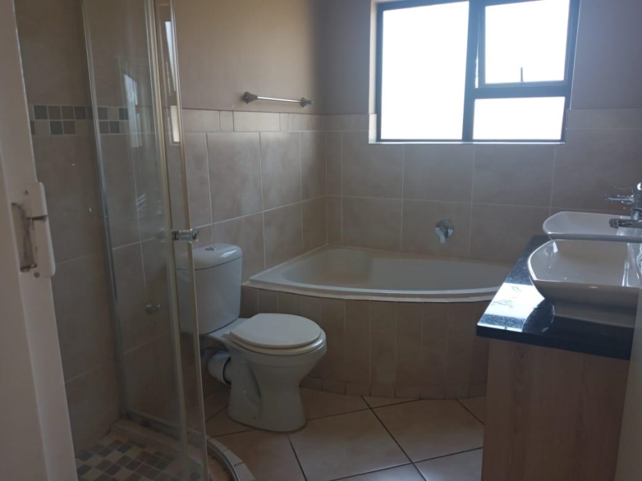 To Let 3 Bedroom Property for Rent in Kookrus Gauteng