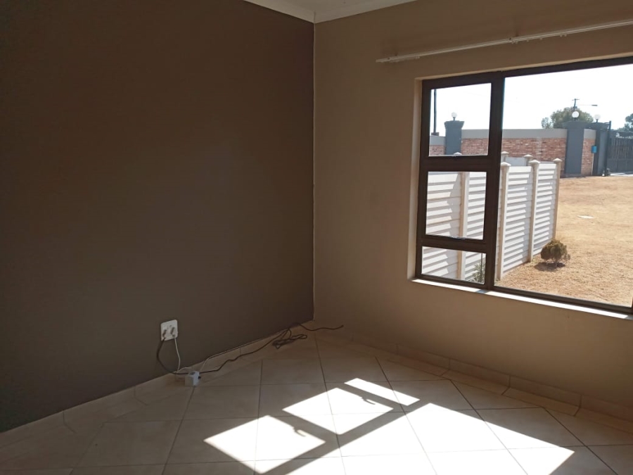 To Let 3 Bedroom Property for Rent in Kookrus Gauteng