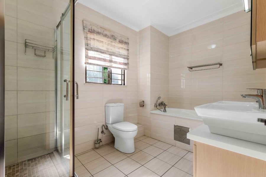 3 Bedroom Property for Sale in Broadacres Gauteng