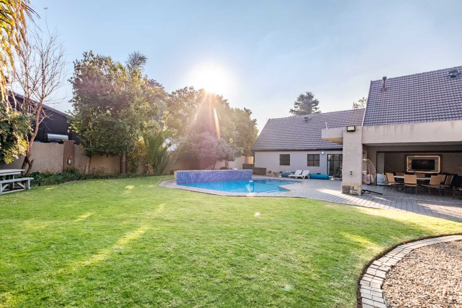 5 Bedroom Property for Sale in Lakefield Gauteng