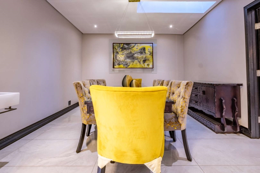 5 Bedroom Property for Sale in Lakefield Gauteng