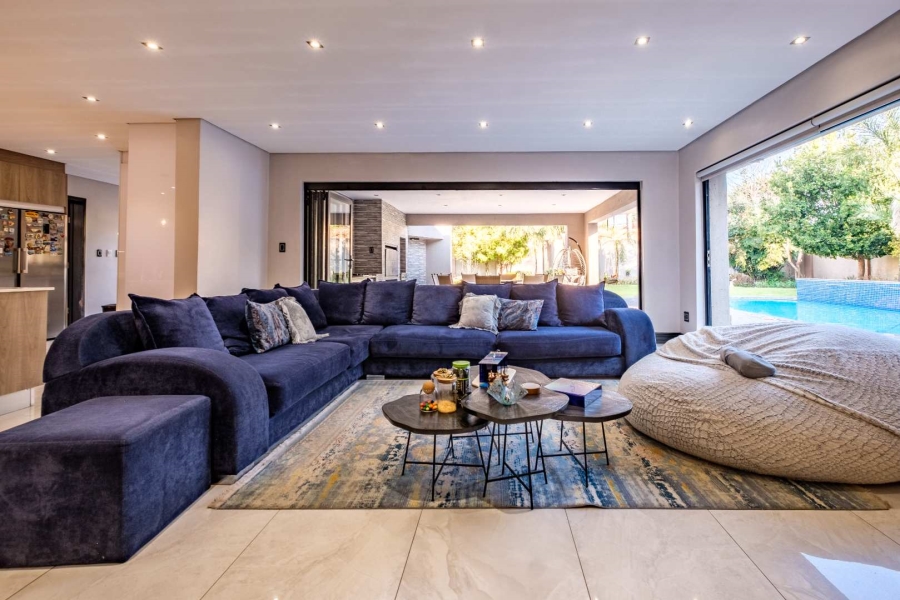 5 Bedroom Property for Sale in Lakefield Gauteng