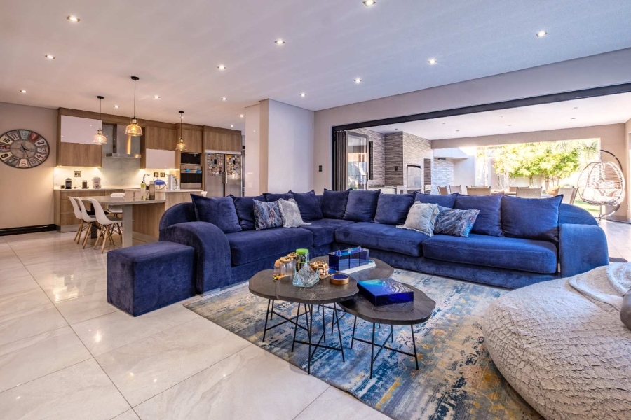 5 Bedroom Property for Sale in Lakefield Gauteng