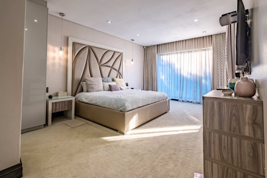 5 Bedroom Property for Sale in Lakefield Gauteng