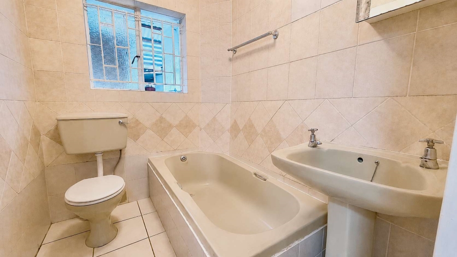 3 Bedroom Property for Sale in Strubensvallei Gauteng