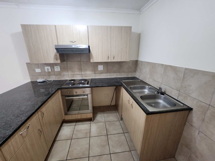 To Let 2 Bedroom Property for Rent in Noordhang Gauteng