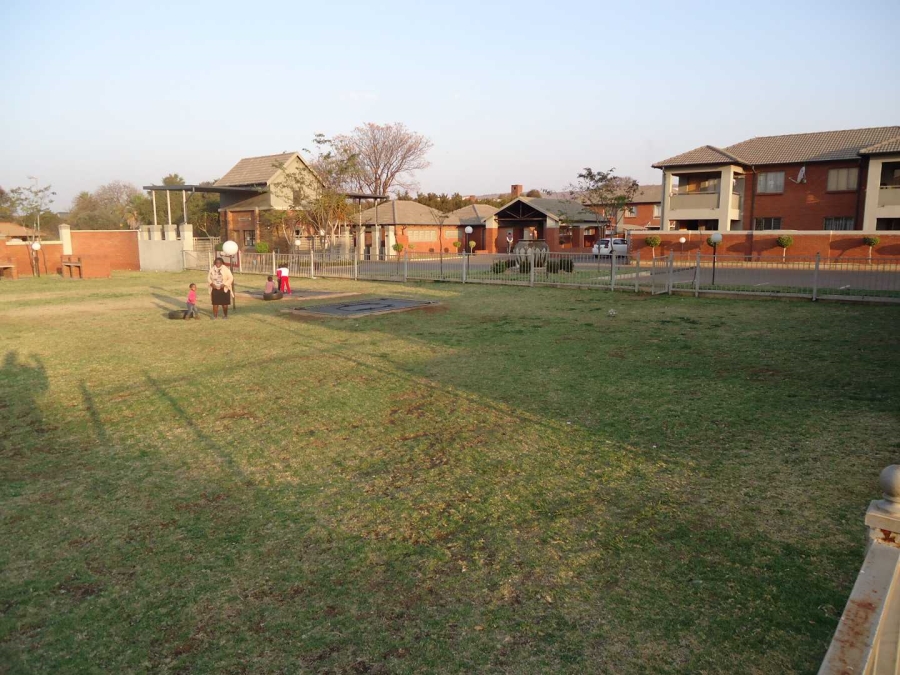 2 Bedroom Property for Sale in Andeon Gauteng