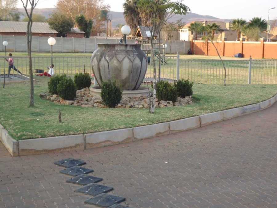 2 Bedroom Property for Sale in Andeon Gauteng