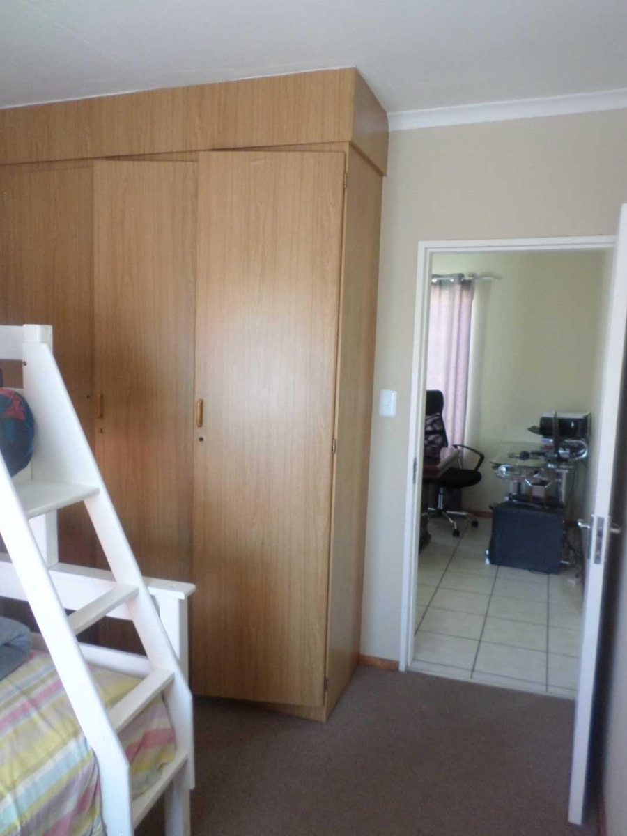 2 Bedroom Property for Sale in Ninapark Gauteng