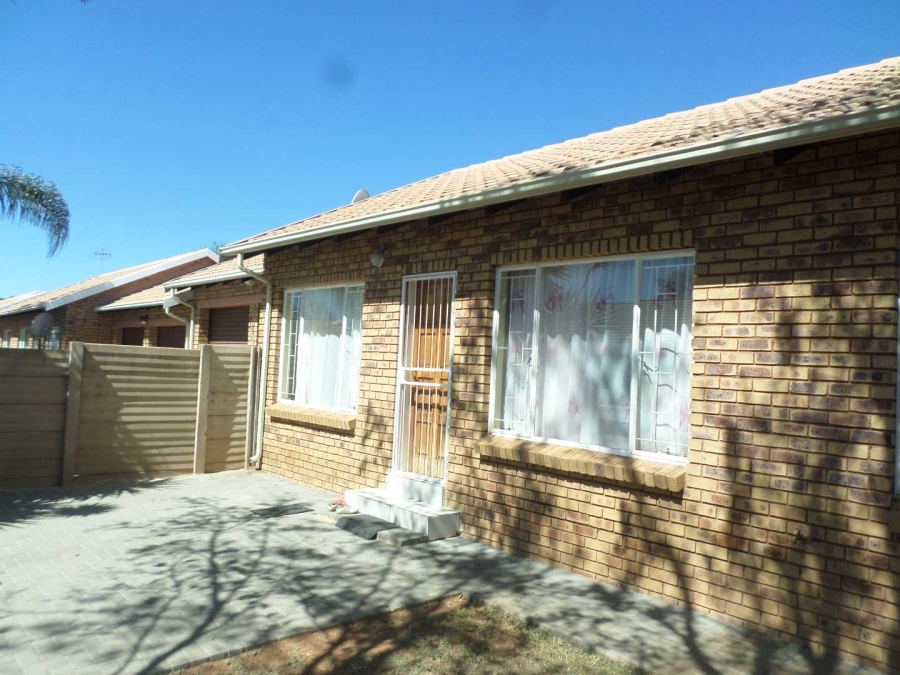 2 Bedroom Property for Sale in Ninapark Gauteng