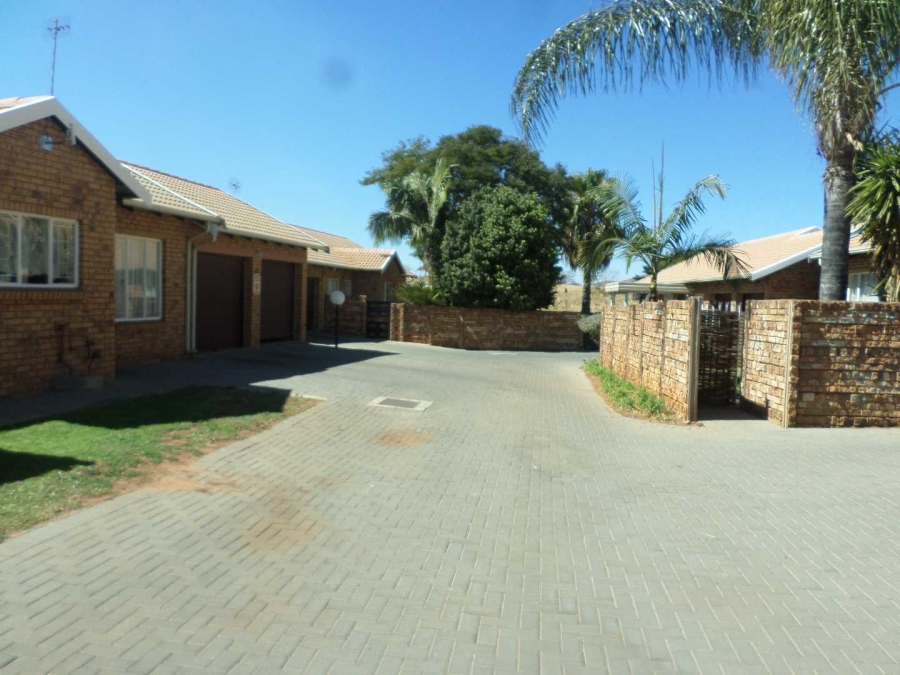 2 Bedroom Property for Sale in Ninapark Gauteng