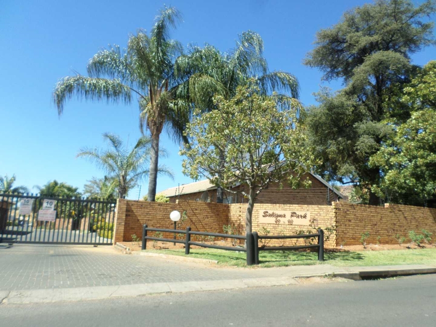 2 Bedroom Property for Sale in Ninapark Gauteng
