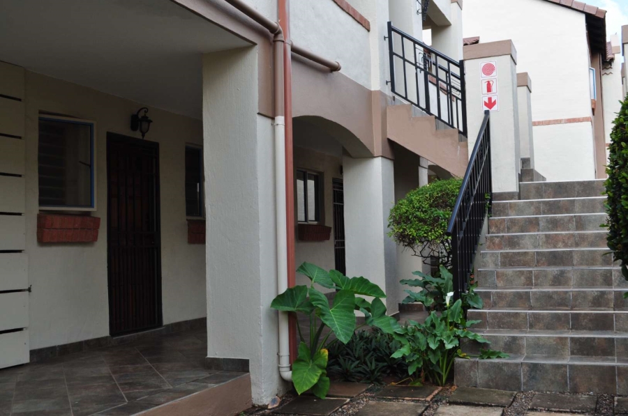 2 Bedroom Property for Sale in Faerie Glen Gauteng