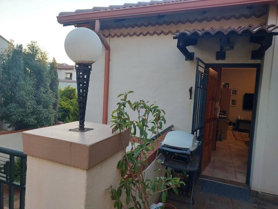 2 Bedroom Property for Sale in Faerie Glen Gauteng