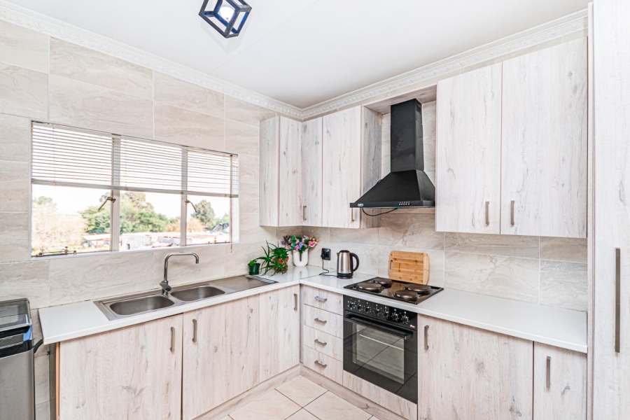 2 Bedroom Property for Sale in Groblerpark Gauteng