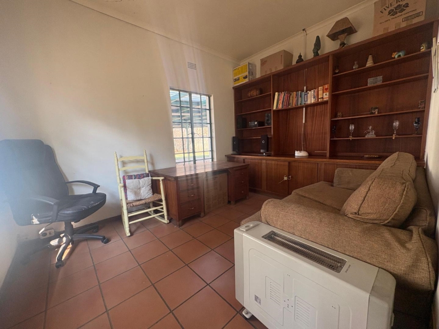 7 Bedroom Property for Sale in Walker Fruit Farms Gauteng