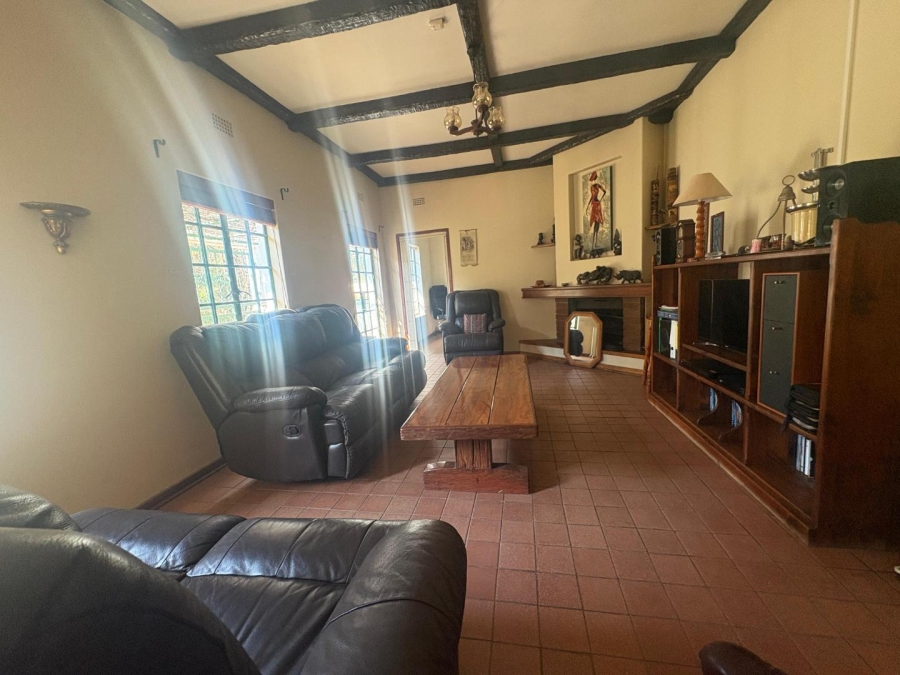 7 Bedroom Property for Sale in Walker Fruit Farms Gauteng